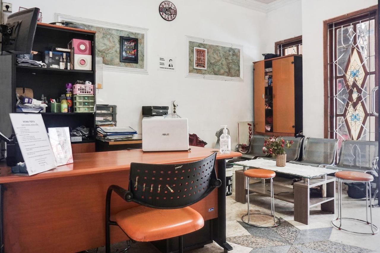 Oyo 91754 Wisma Tiqita Syariah Cakarta Dış mekan fotoğraf